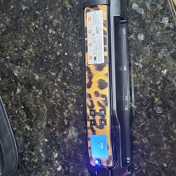 Pandigital Handheld Wand Scanner with Feeder Dock  S8X1103LP - Picture 2 of 14